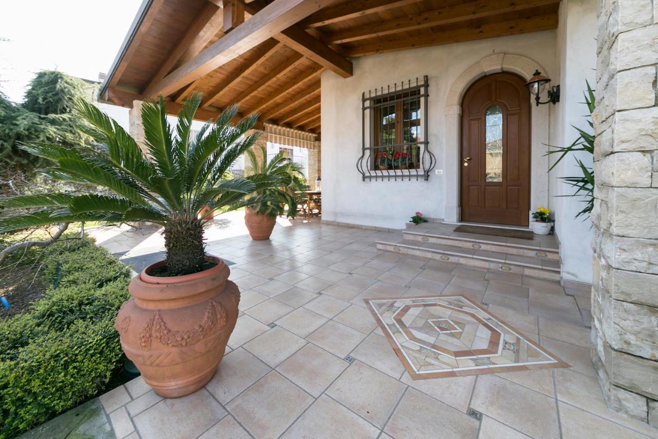 La Casa Di Pimpi Bed & Breakfast Desenzano del Garda Bagian luar foto