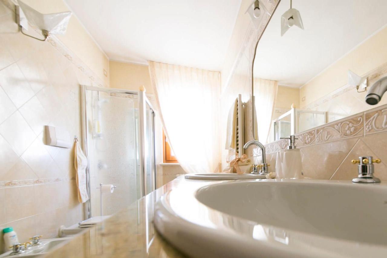 La Casa Di Pimpi Bed & Breakfast Desenzano del Garda Bagian luar foto