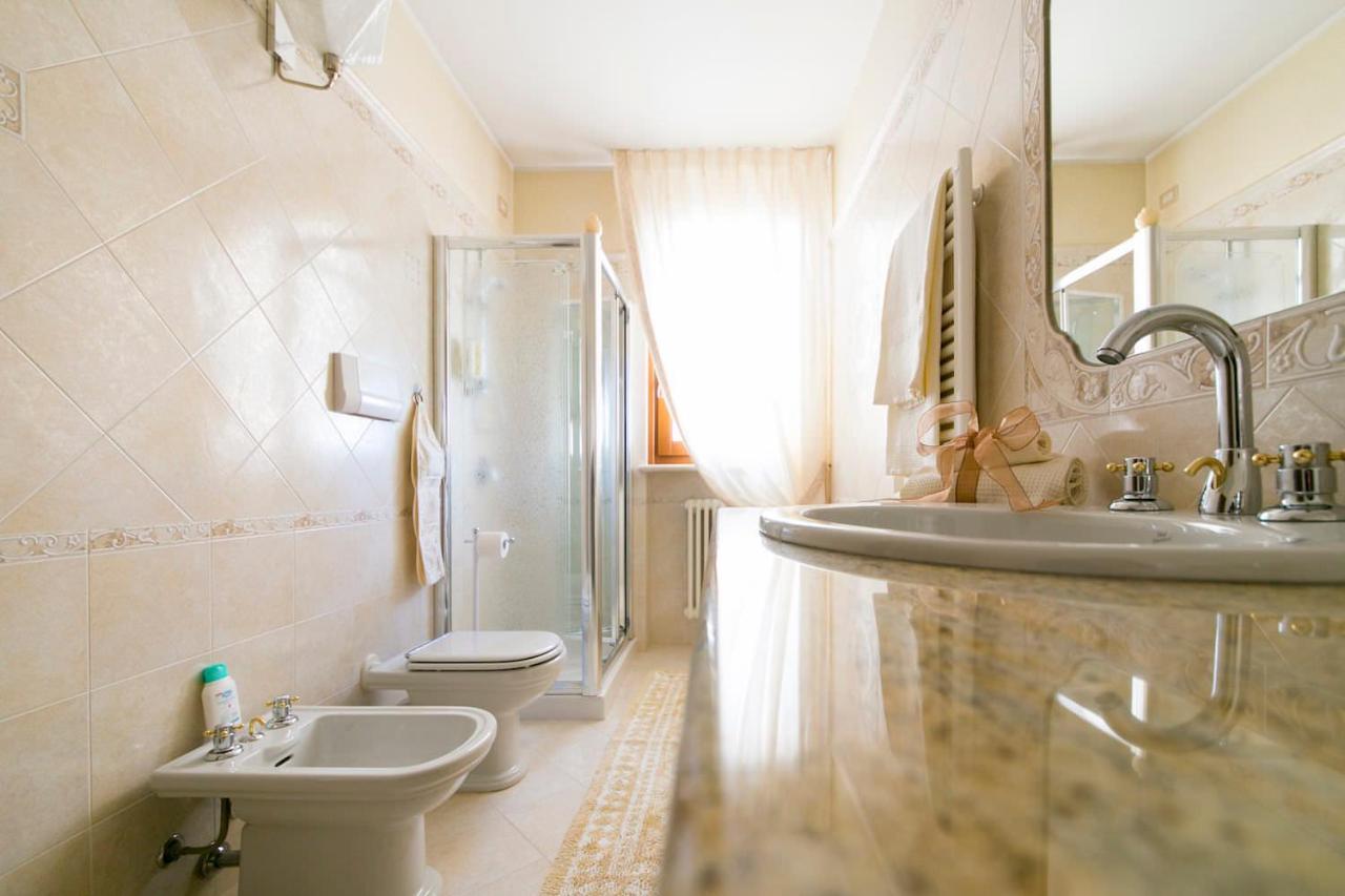La Casa Di Pimpi Bed & Breakfast Desenzano del Garda Bagian luar foto