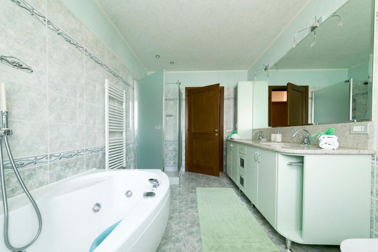 La Casa Di Pimpi Bed & Breakfast Desenzano del Garda Bagian luar foto