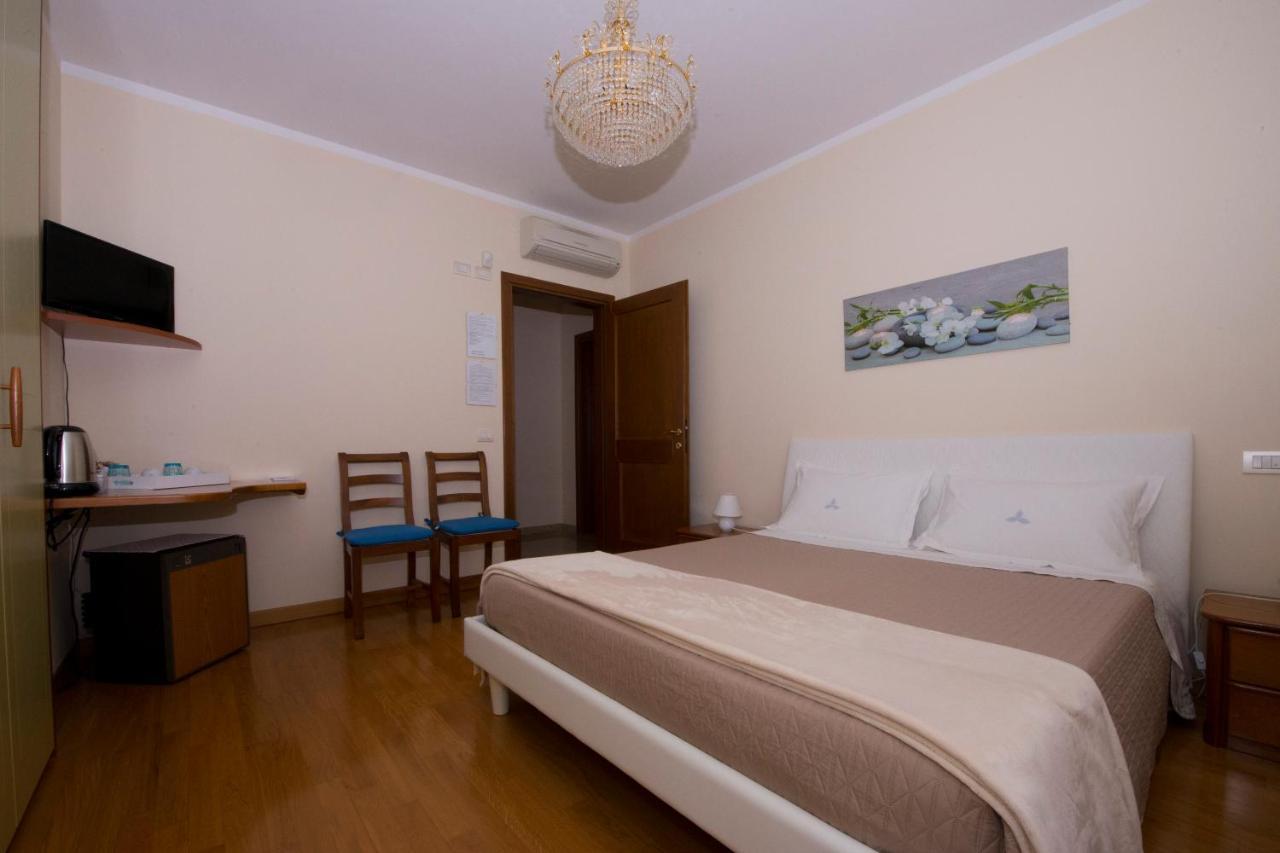La Casa Di Pimpi Bed & Breakfast Desenzano del Garda Bagian luar foto