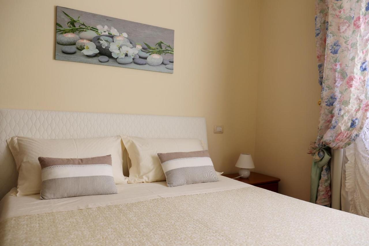 La Casa Di Pimpi Bed & Breakfast Desenzano del Garda Bagian luar foto