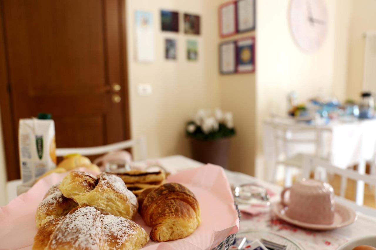 La Casa Di Pimpi Bed & Breakfast Desenzano del Garda Bagian luar foto